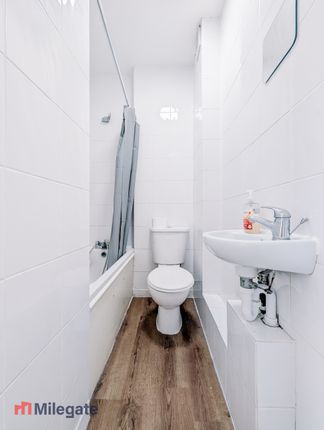 Flat 3 42a, South Ealing Road, Greater London photo 5