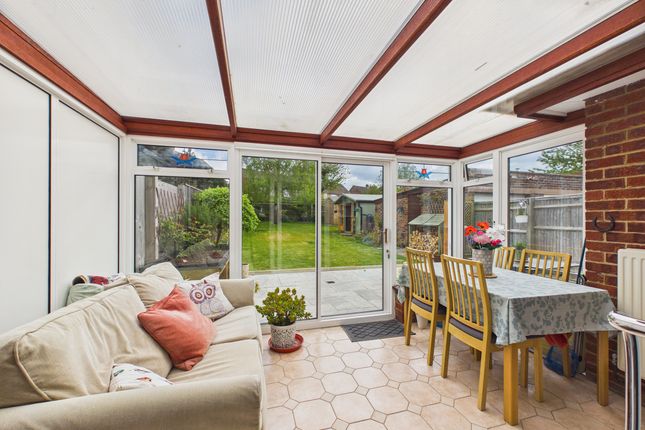 26 The Avenue, Chinnor photo 3