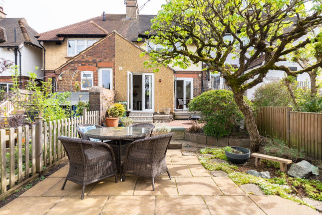 11, Myrtle Road, Dorking photo 5