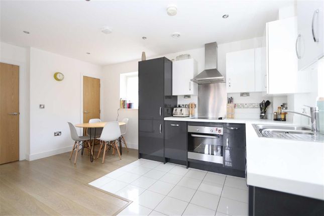 63, Buckingham Road, Epping photo 2