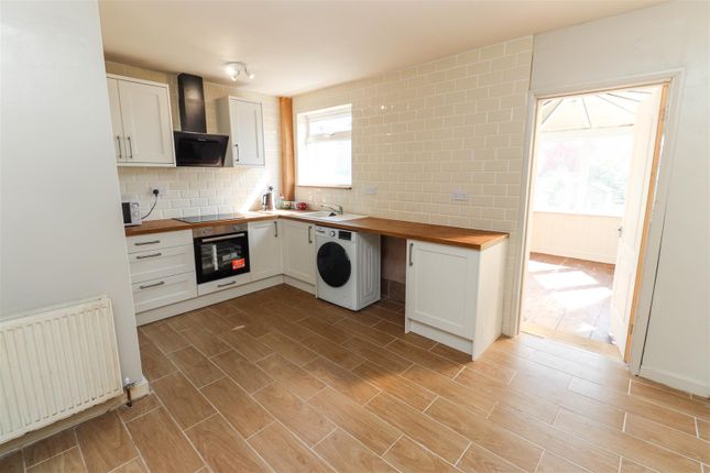 38, Brookhill Leys Road, Nottingham photo 2