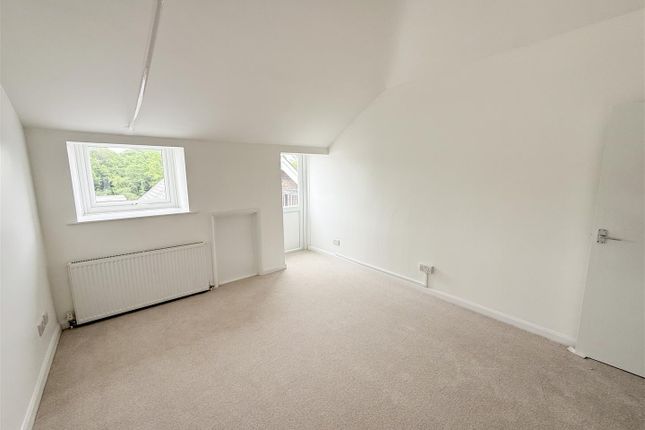 Flat 7 Lexden Lodge, Crowborough Hill, Crowborough photo 3