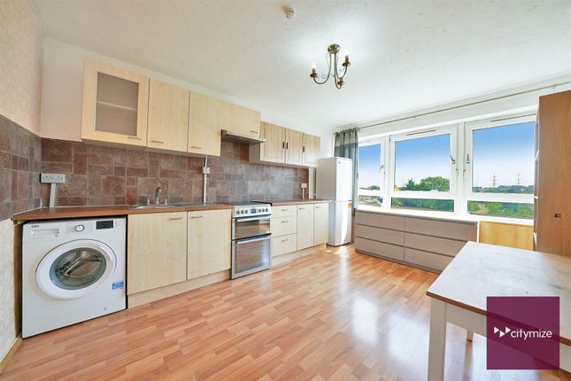 Lounge/Kitchen