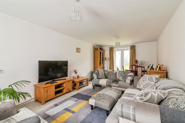 3, Crispin Way, Nottingham photo 2