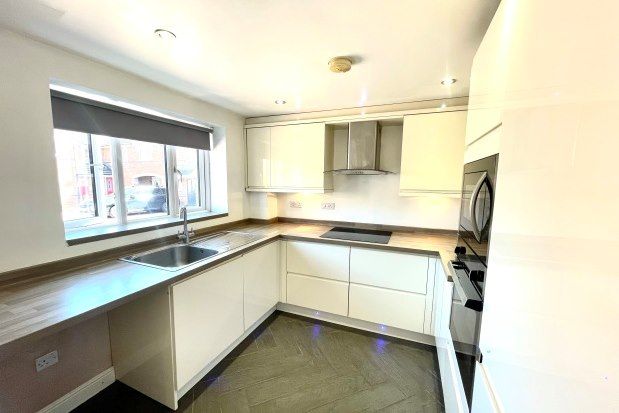 Property to rent in Deepwell View, Sheffield