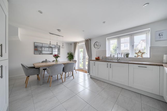 3, Constable Crescent, Weymouth photo 4