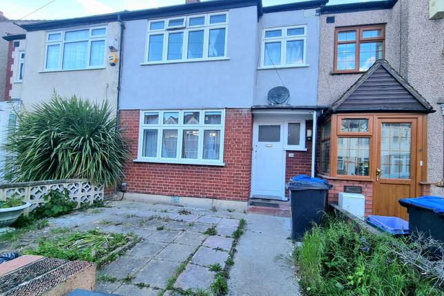 Detached house to rent in Abbotts Road, Mitcham