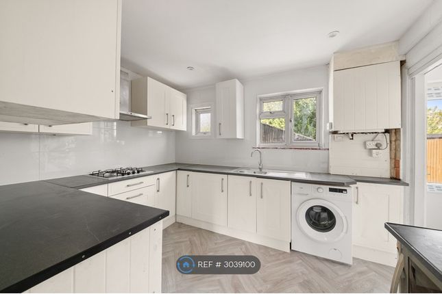 Barrack Road, Hounslow photo 3