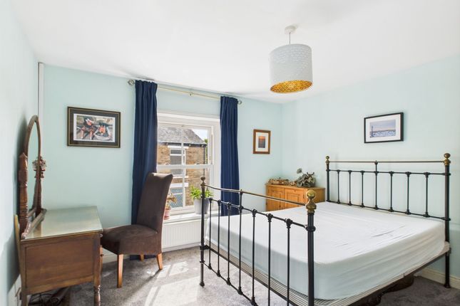 39 Kinder Road, High Peak photo 4