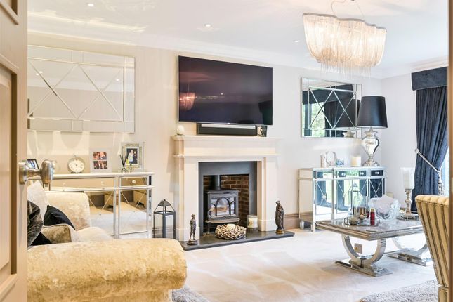 12c, Woodcote Park Avenue, Purley photo 4