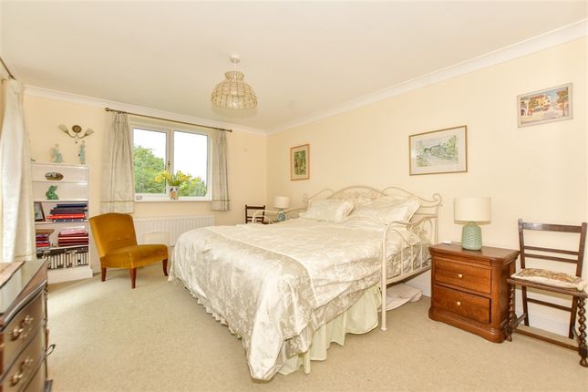 Hill Avenue Shepherdswell, Dover photo 4