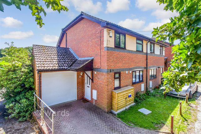 20, Hillcrest, Ashford photo 2