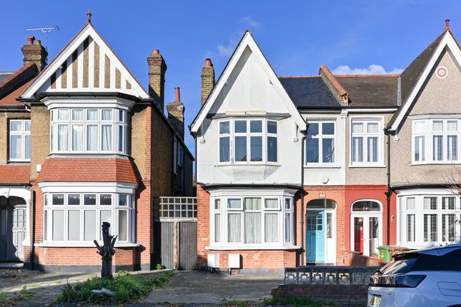Flat for sale in Arran Road, Catford, London