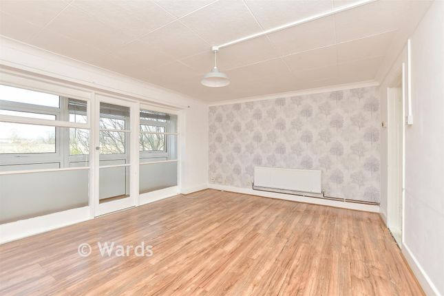2-bed flat on Wentworth House, Wentworth Drive, Sittingbourne, £155,000
