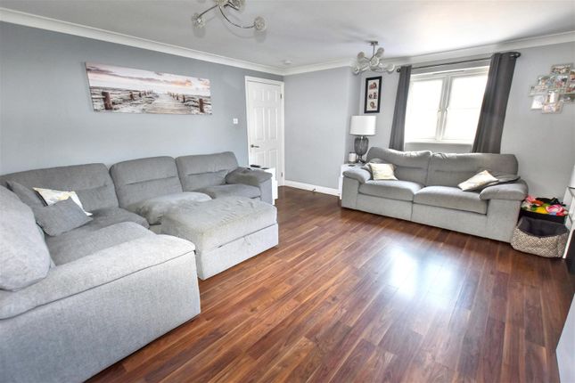 4, Heathfield Gardens, Redruth photo 3