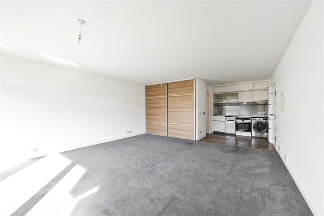72, John Trundle Court, London photo 3