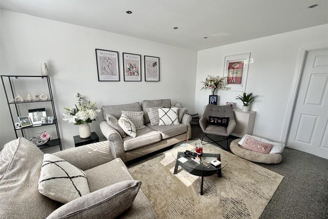 9, Penshaw Place, Houghton Le Spring photo 2