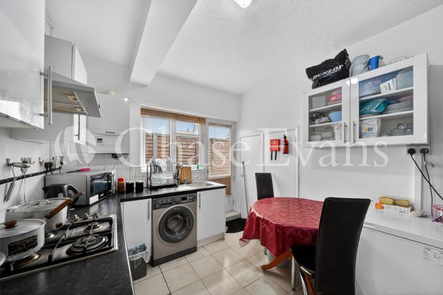 Flat 6,, Silverland Street, London photo 4