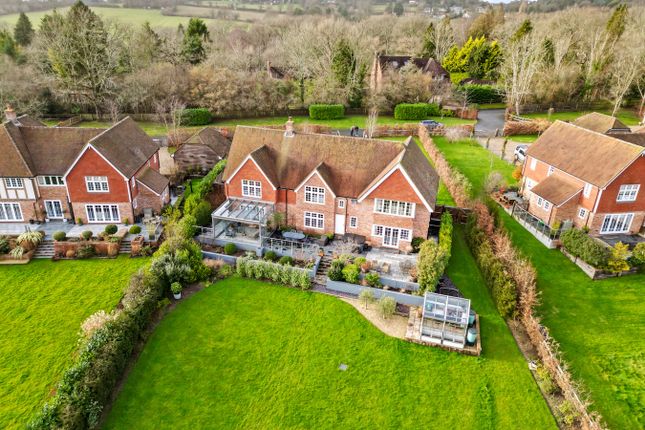 Herons Rest, Walderne Gardens, Heathfield photo 4