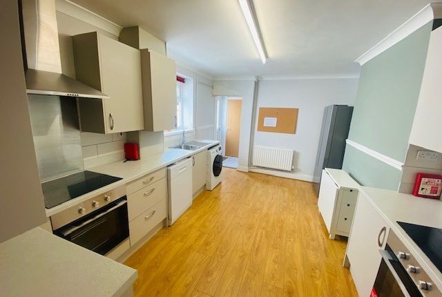 6 Bedroom Student Accommodation.