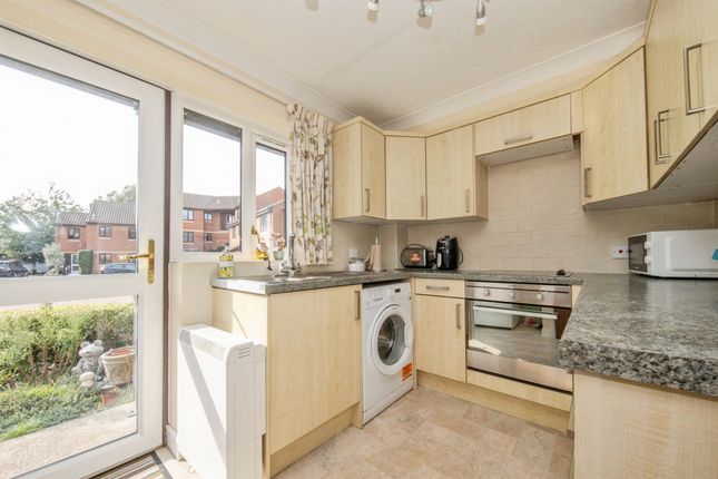 32, Weavers Court, Sudbury photo 3