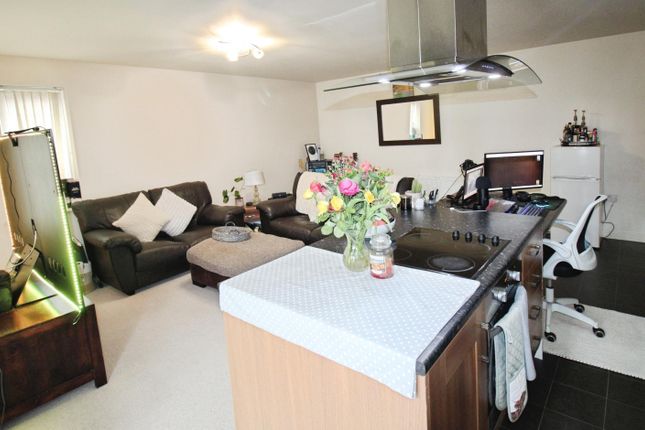 84, Peterson Drive, Grimsby photo 2