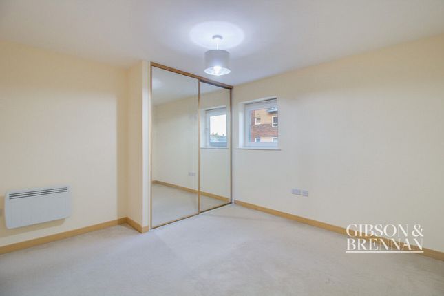 Thumbnail Flat for sale in Cherrydown East, Basildon