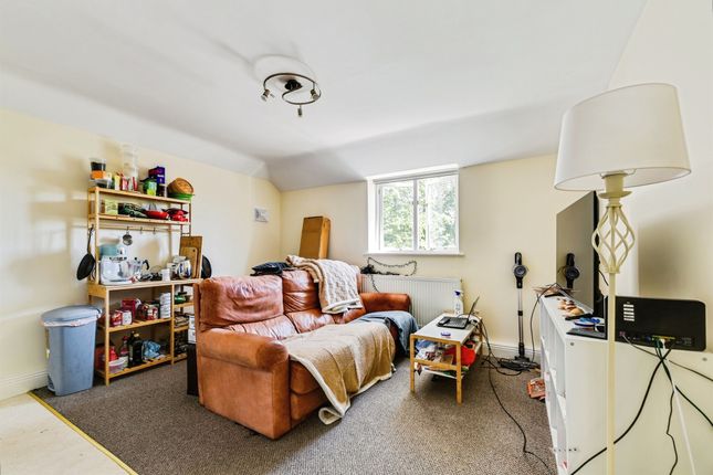 Flat 4, The Old Nursery, William Kimber Crescent, Oxford photo 4