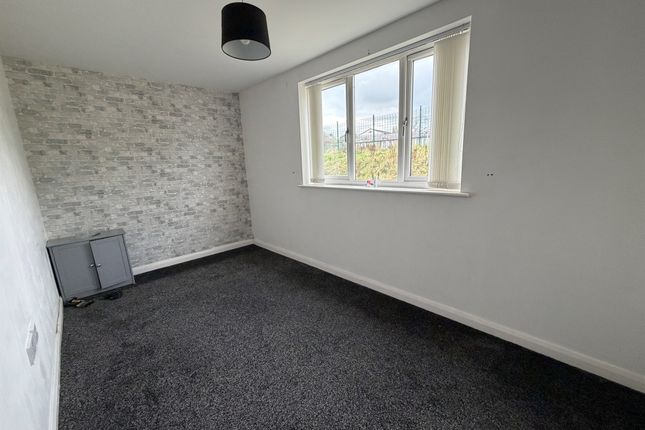 9, Regency Gardens, Mount Terrace, Halifax photo 3