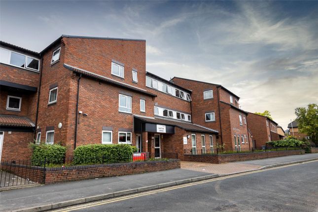 Flat to rent in Borough Road, Wallasey