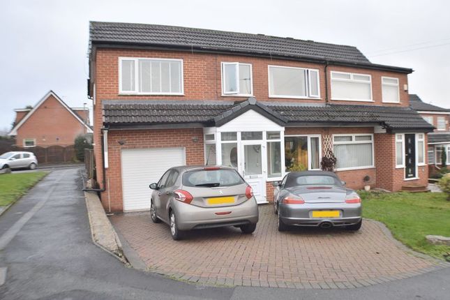 Oval Drive Dukinfield Sk16 4 Bedroom Semi Detached House