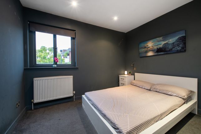 Thumbnail Shared accommodation to rent in Kings Road, London