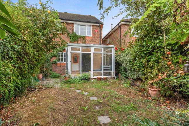 8 Toll Bar Corner, Princes Risborough photo 3