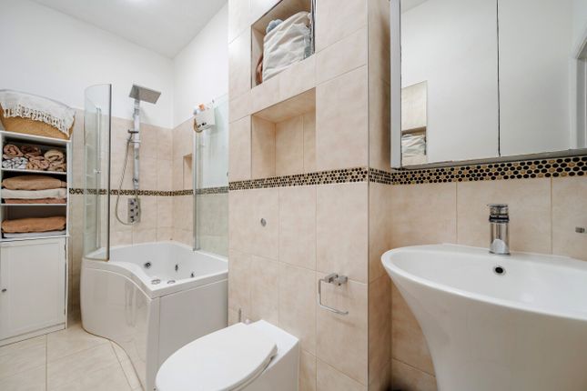 Ground Floor Flat, 114, Ritherdon Road, London photo 4