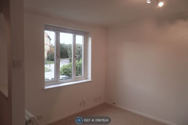 Cottswood Drive, Burpham, Guildford photo 5