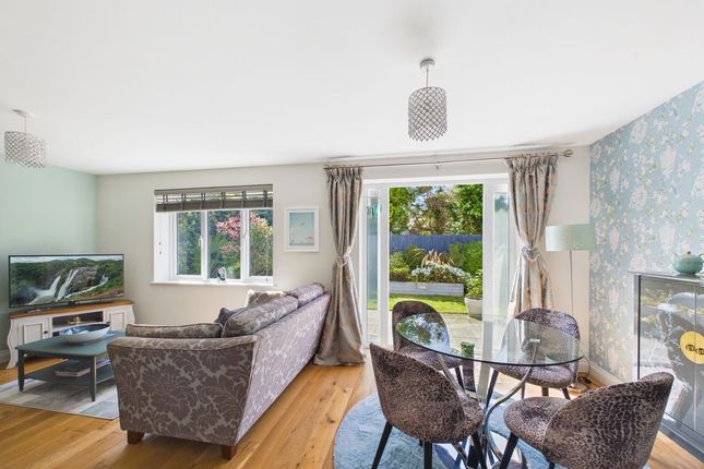 3, Trevaskis Meadow, Hayle photo 2
