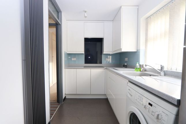 60 Upper Stoneyfield, Harlow photo 4