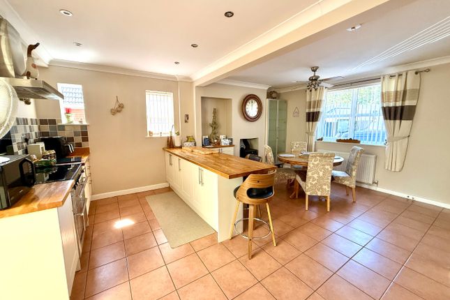 19 Spinney Hill, Braunston, Northamptonshire photo 3