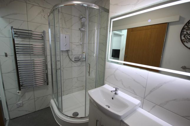 Courtland Grove, London photo 5