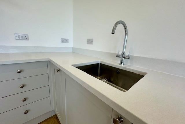 Flat to rent in Mansion Street, Margate