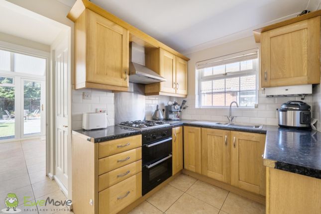 55, Silchester Road, Tadley photo 4