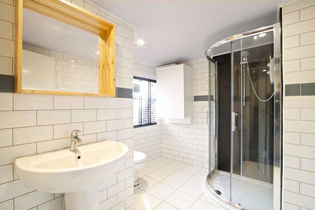 46, Braemar Road, Manchester photo 2