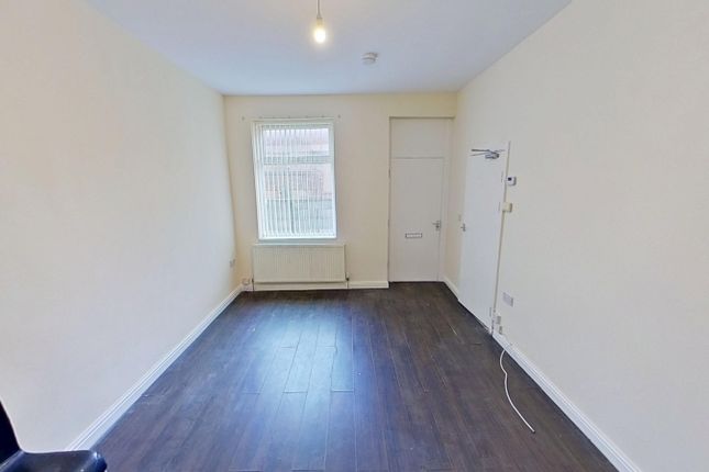 32, Wellington Street, Bradford photo 3