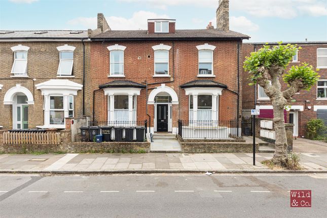Flat for sale in Goulton Road, London