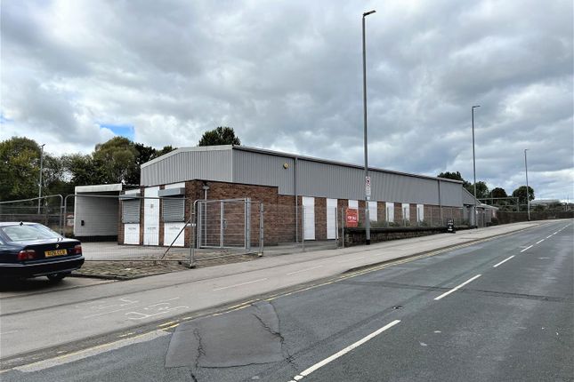 Warehouse to let in Armley Road, Armley, Leeds