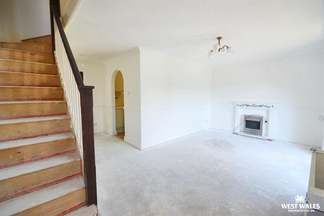 28, Gaddarn Reach, Milford Haven photo 2