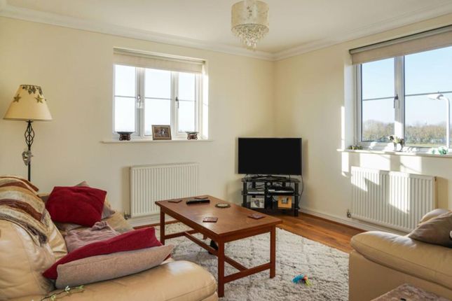 Flat 2, 14 Saddlers Mews,, Spratling Lane, Manston photo 2