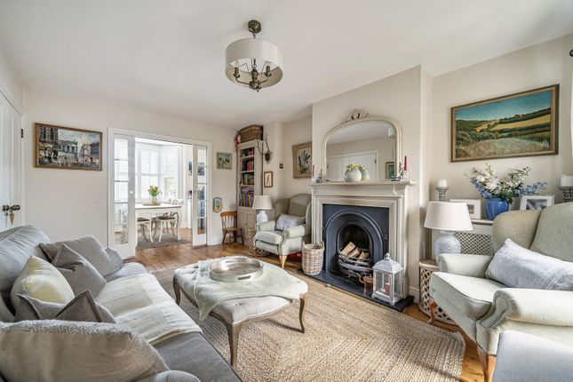 19, Tilt Road, Cobham photo 2