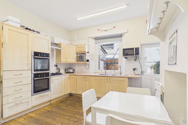 8 Woodbine Terrace, Gateshead photo 2