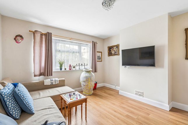 1, Northdown Close, Ruislip photo 3